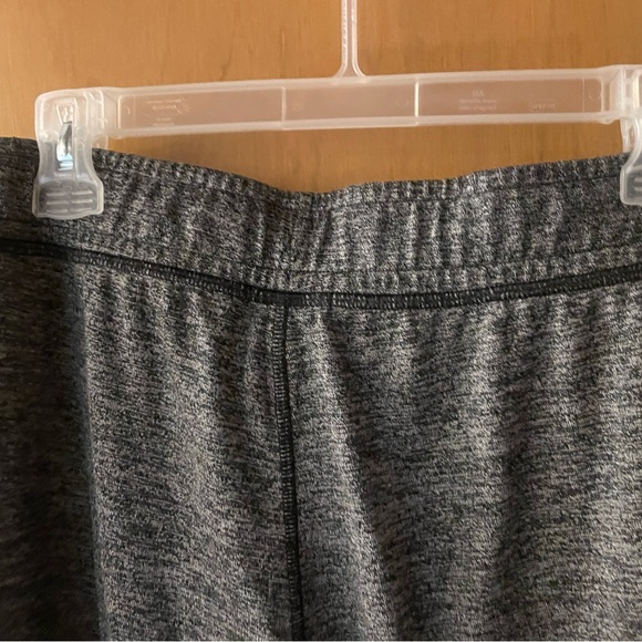 Ladies UA joggers - Picture 2 of 8